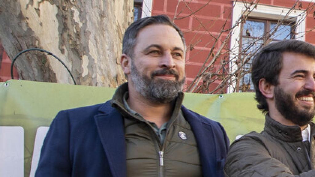 El presidente de Vox, Santiago Abascal, junto a Juan García-Gallardo.