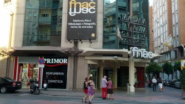 La fachada del Málaga Plaza donde estaba el Fnac.