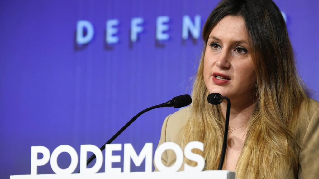 La portavoz de Podemos Alejandra Jacinto da una rueda de prensa en Madrid.