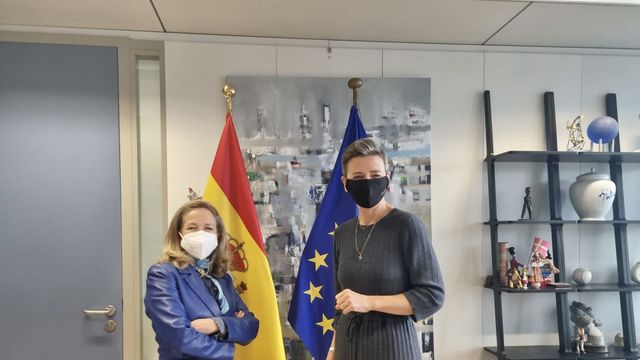 Nadia Calviño se ha reunido este lunes en Bruselas con la vicepresidenta de la Comisión, Margrethe Vestager