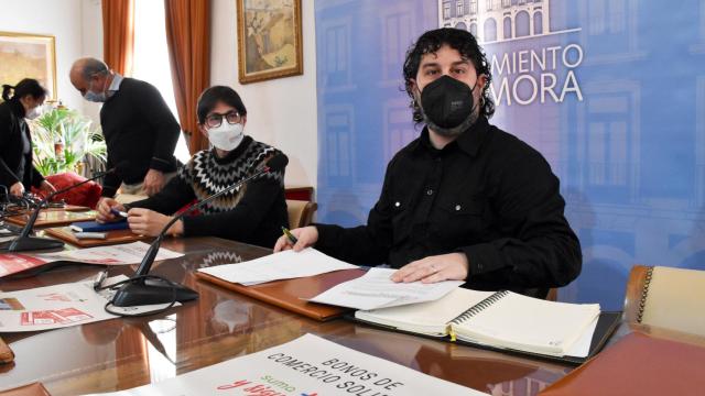 El concejal de Hacienda, Diego Bernardo y el presidente de Azeco, Ruperto Prieto