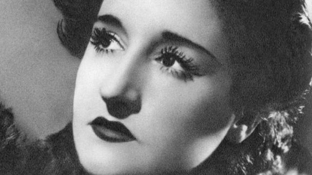 Maruja Mallo en 1966 en Argentina.