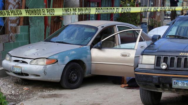 Exterior de la vivienda del fotoperiodista mexicano Margarito Martínez tras ser asesinado.