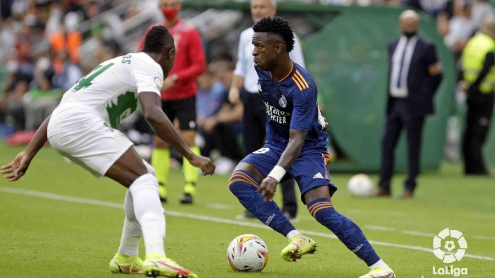 Vinicius ante Palacios.
