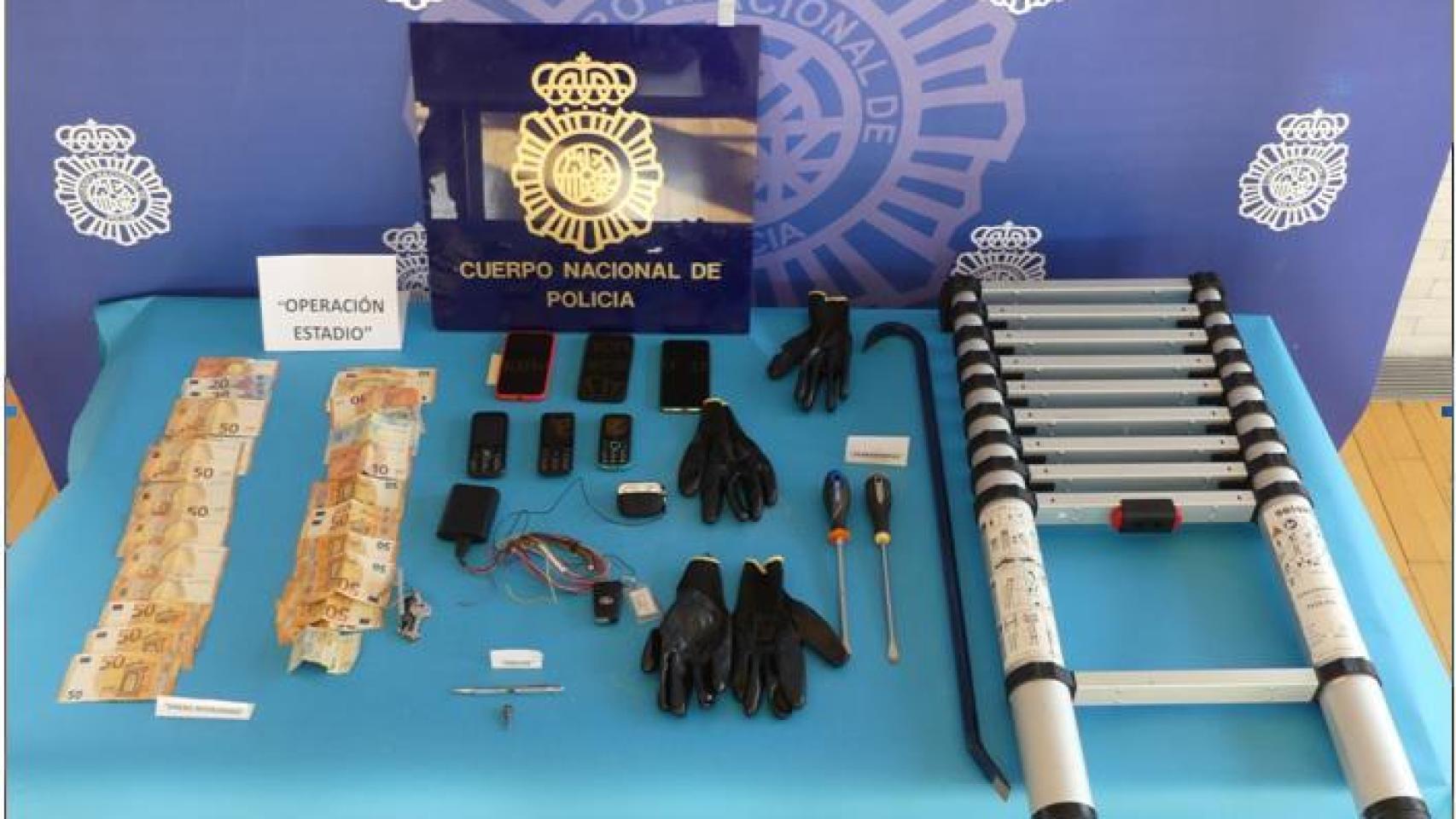 Algunos de los objetos que el grupo utilizaba para realizar los robos