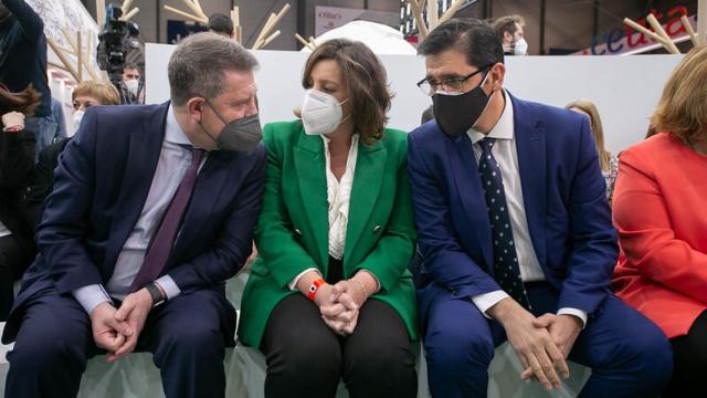 José Manuel Caballero, junto a Page y la consejera Patricia Franco en Fitur.