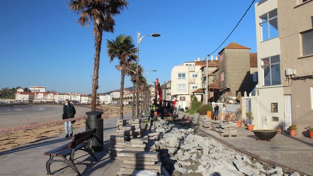 Obras en el paseo marítimo de Panxón (Nigrán).
