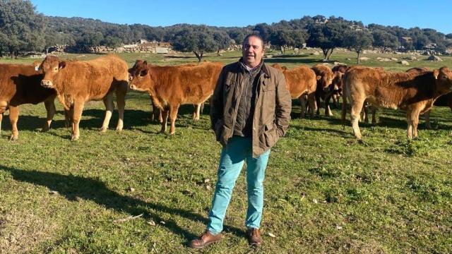 Inocencio Gil Resino Cito en una explotación ganadera.