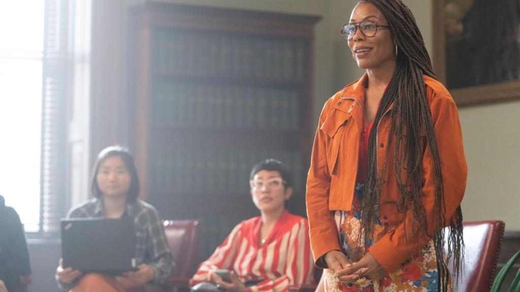 Karen Pittman es Nya.