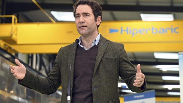 Teodoro García Egea, visita la empresa de tecnologías de altas presiones Hiperbaric / Ricardo Ordóñez ICAL