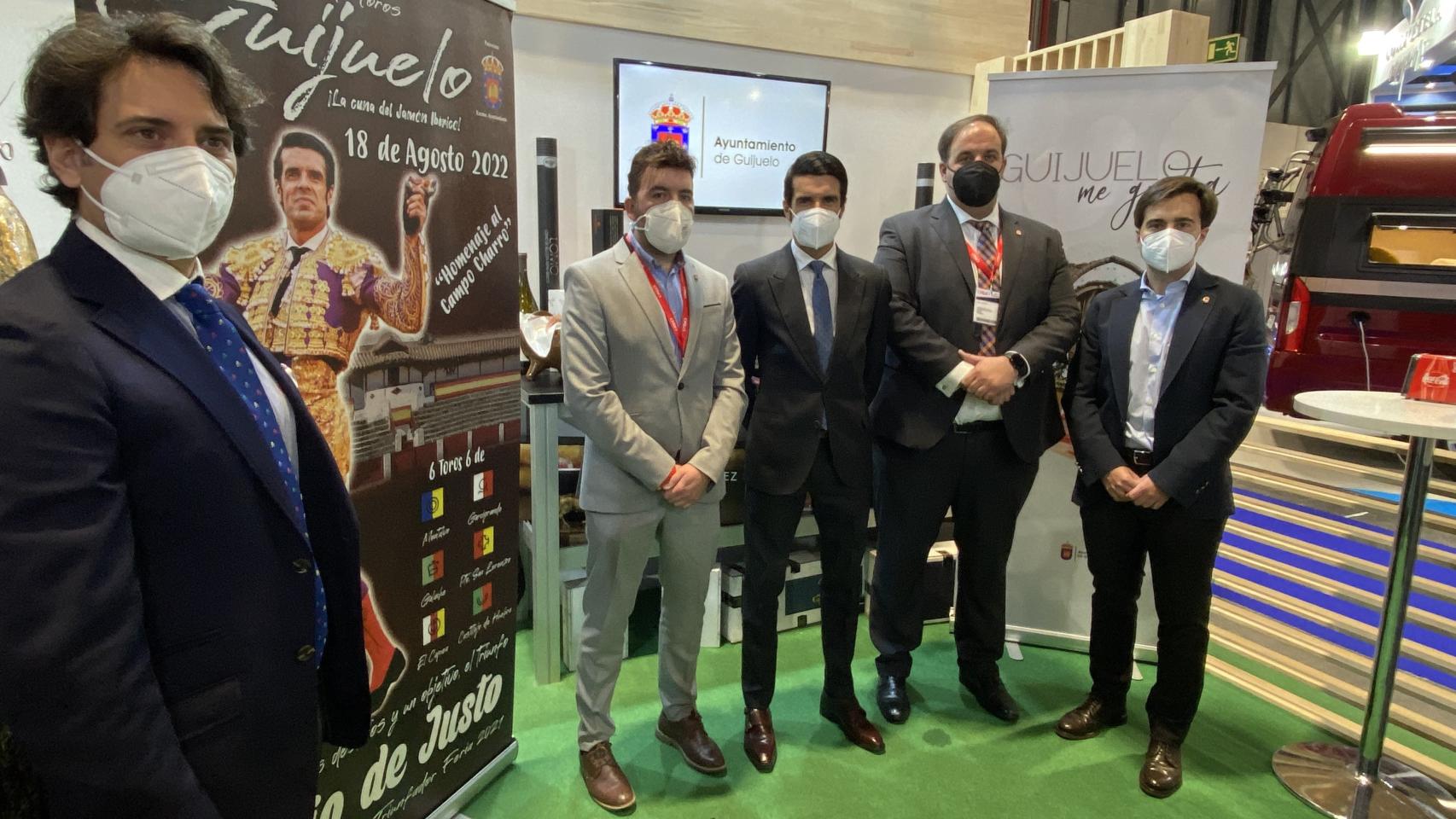 Emilio de Justo, en el stand de Guijuelo en FITUR