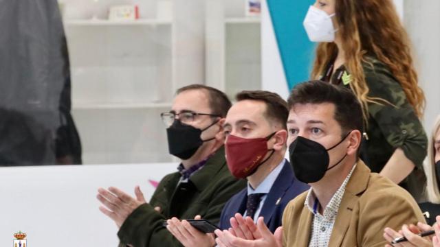 el alcalde de Benavente, Luciano Huerga y el concejal de Comunicación, Fernando Marcos