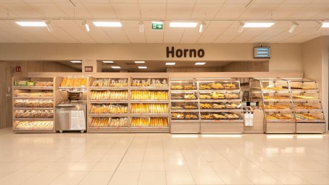Horno en un supermercado Mercadona.