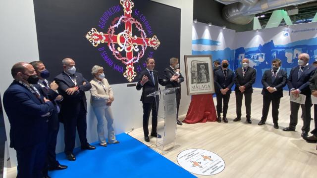 Representantes de la Agrupación de Cofradías, en Fitur.