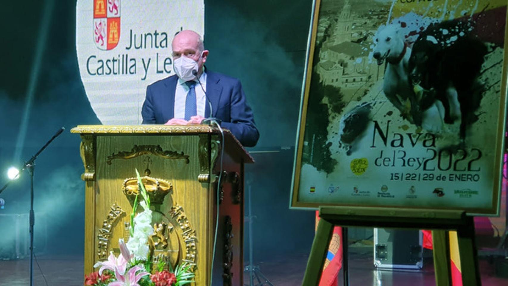 ICAL. El consejero de Agricultura, Ganadería y Desarrollo Rural, Jesús Julio Carnero, asiste a la inauguración del Campeonato de España Galgos en Campo en Nava del Rey (Valladolid)