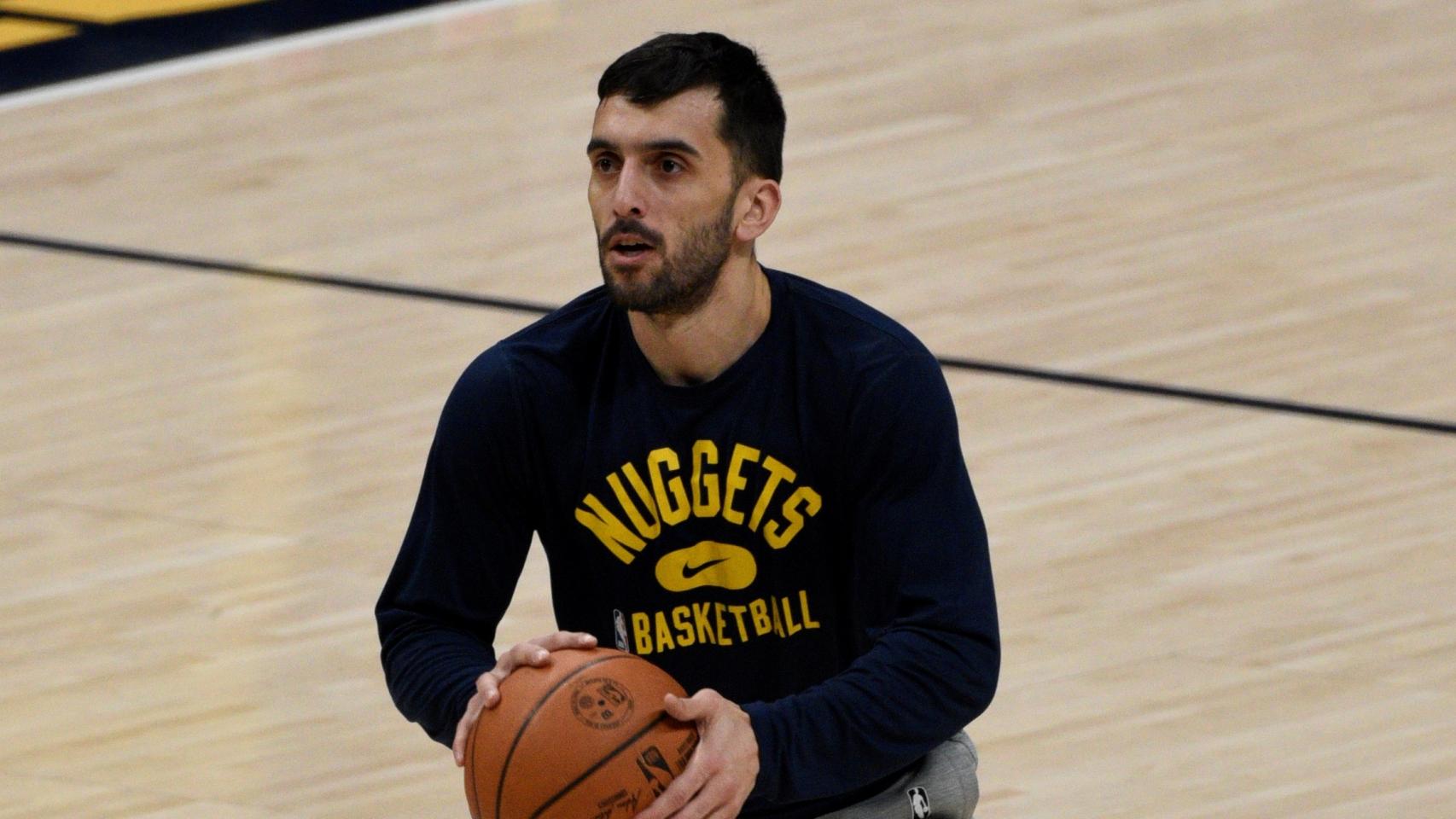 Facundo Campazzo en un calentamiento con los Denver Nuggets