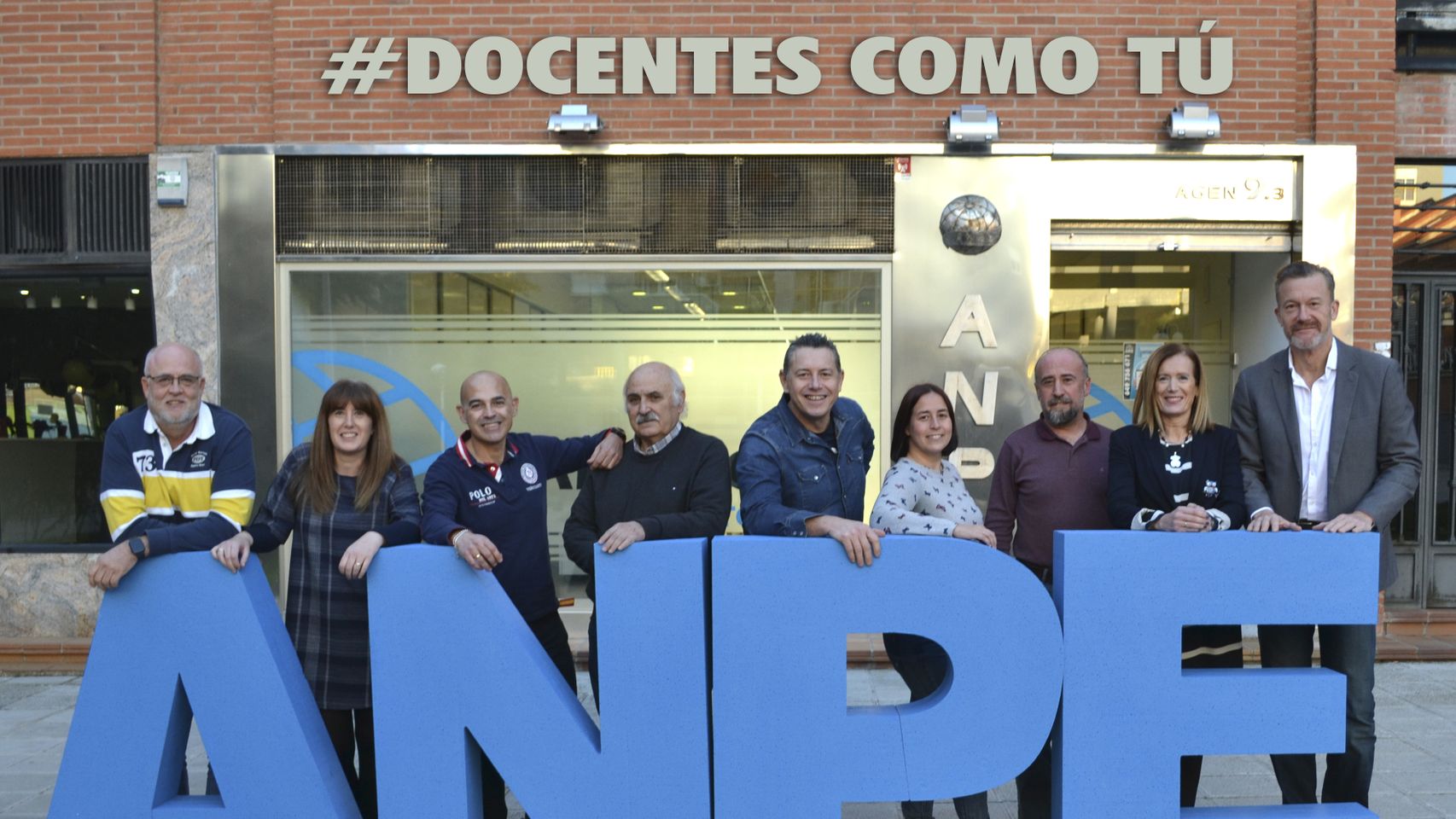 Foto de familia de la nueva dirección de ANPE Toledo, con el presidente Julio César Casarrubios en el centro.