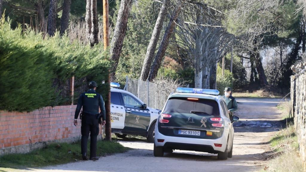 La Guardia Civil cerca de la casa de Ramón el Manitas
