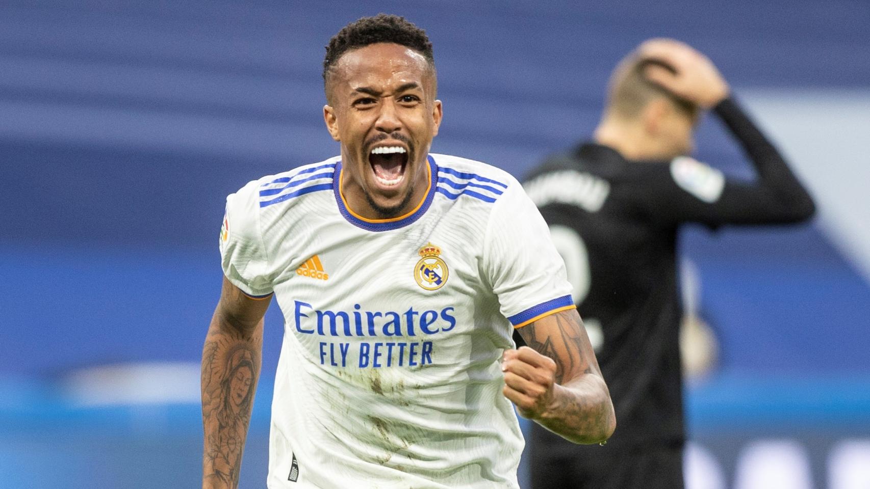 Eder Militao celebra su gol contra el Elche en el descuento