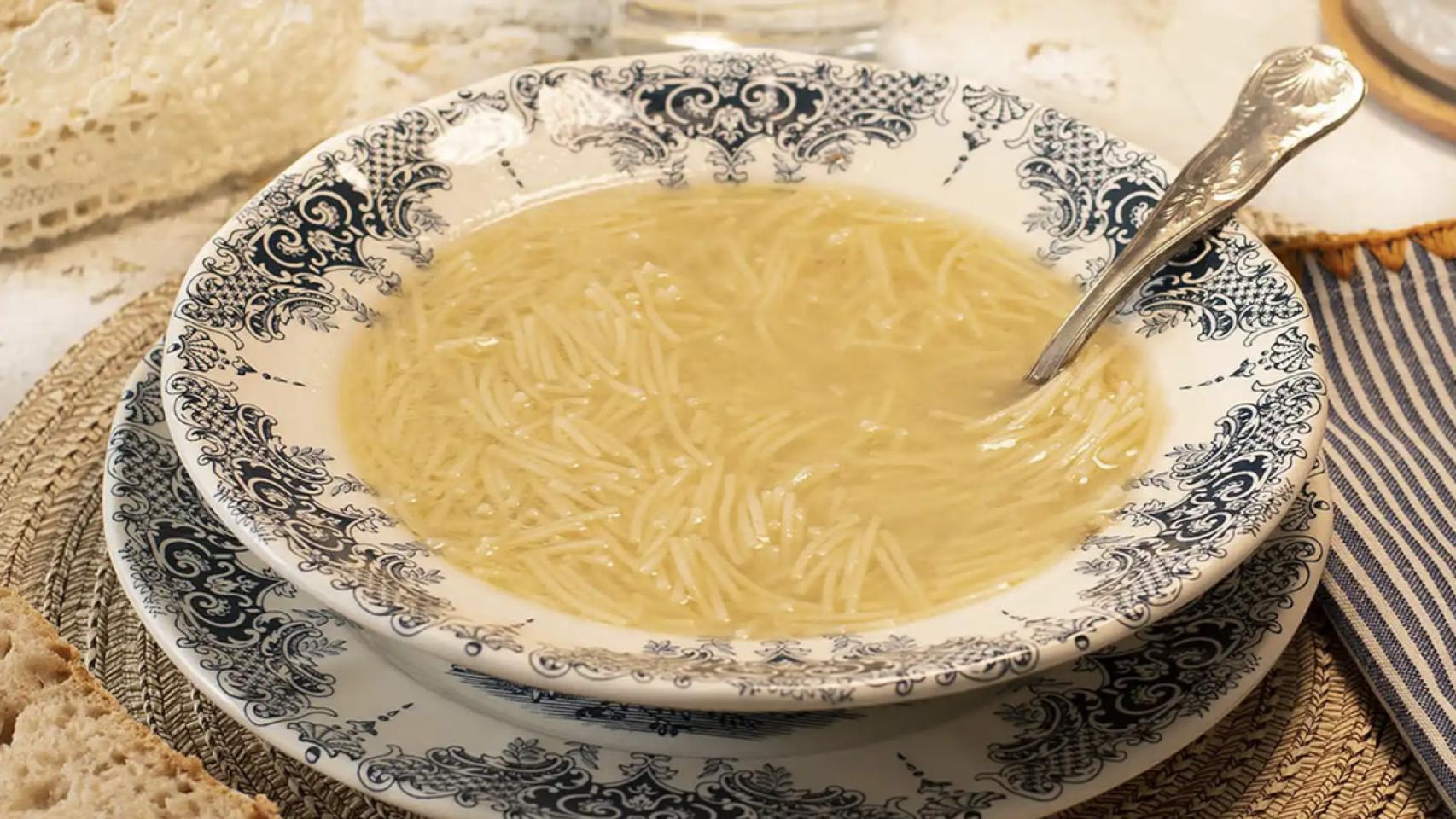 Una sopa de fideos.