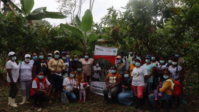Mujeres que se han formado con Alianza por la Solidaridad.
