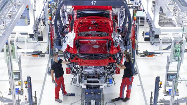 Fábrica de coches.