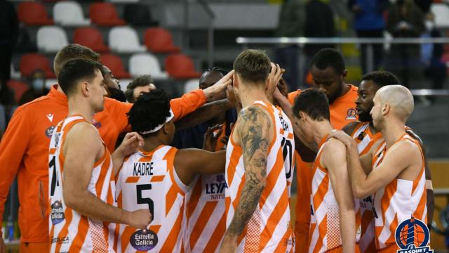 Imagen de la plantilla de Básquet Coruña tras el partido ante Almansa.