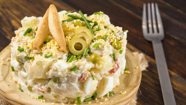 Imagen de un plato de ensaladilla rusa.