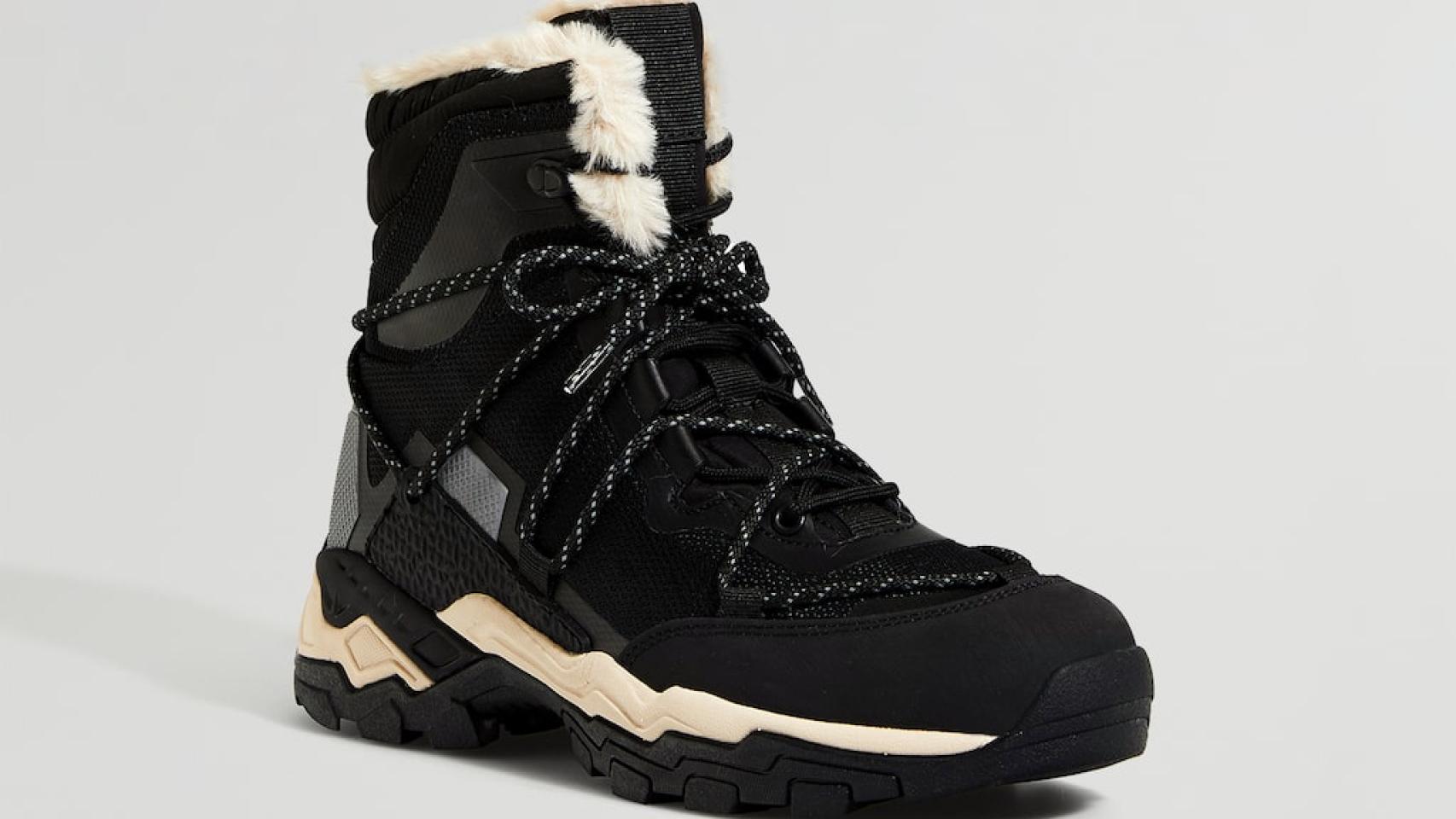 Las botas de trekking de Oysho que triunfan en la web y tiene 30% de descuento