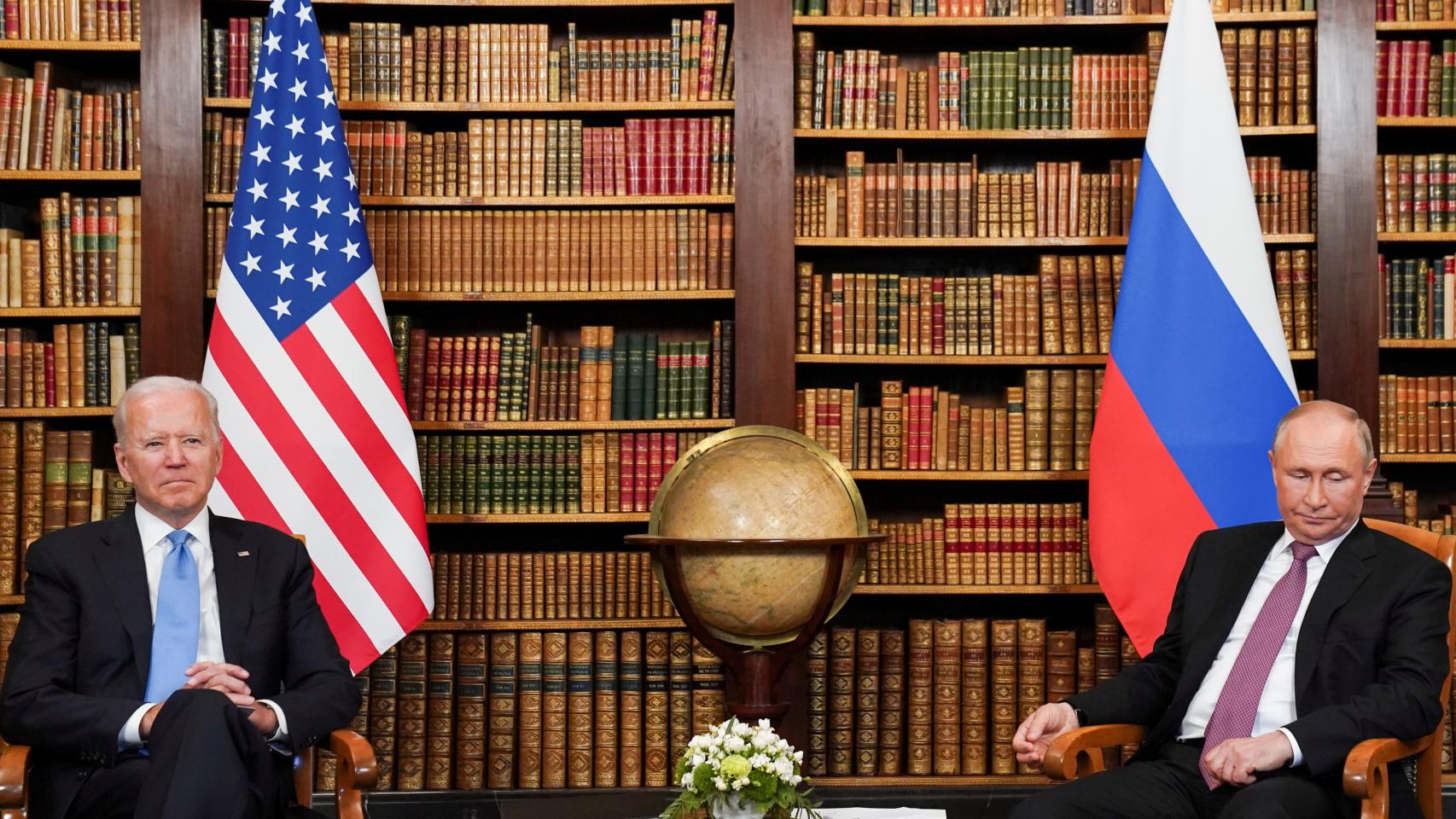 El presidente de los Estados Unidos, Joe Biden, y el de Rusia, Vladímir Putin.