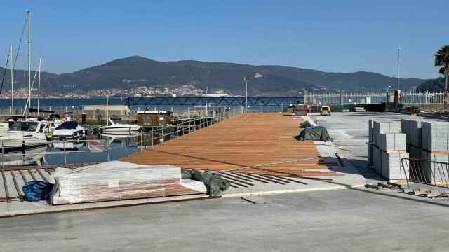 Paseo de madera en As Avenidas.