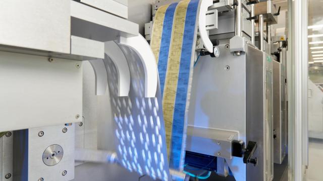 Envasado de Paxlovid en la planta de Alemania.