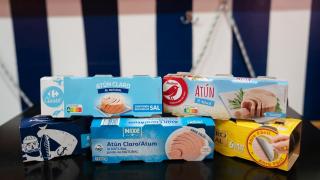 Los cinco atunes claros al natural de los supermercados testados en la cata.