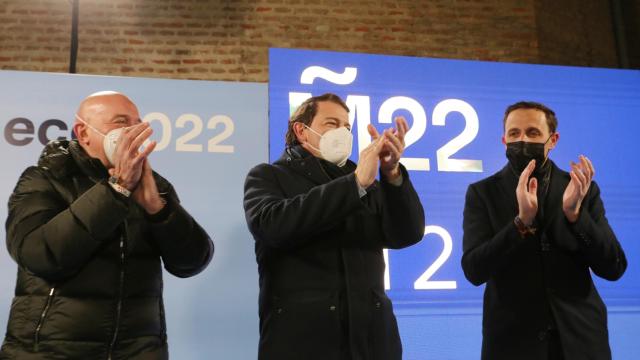 Mañueco junto a Conrado Íscar y Jesús Julio Carnero en el inicio de campaña del PP
