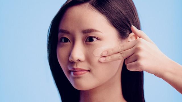 5 Bases de maquillaje que incluyen tratamiento para el rostro