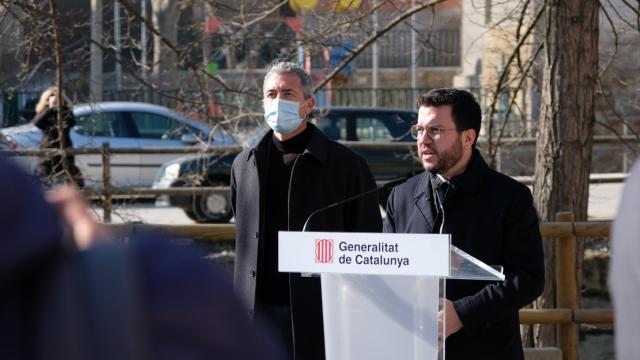 El president de la Generalitat, Pere Aragonès, junto al conseller de Educación de la Generalitat, Josep Gonzàlez-Cambray.