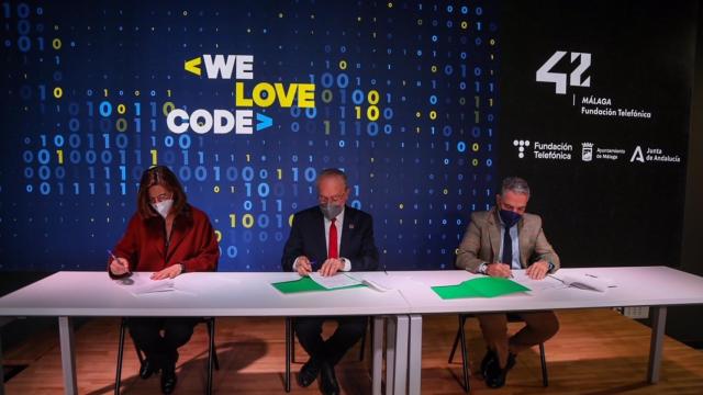 Firma del acuerdo a tres partes.