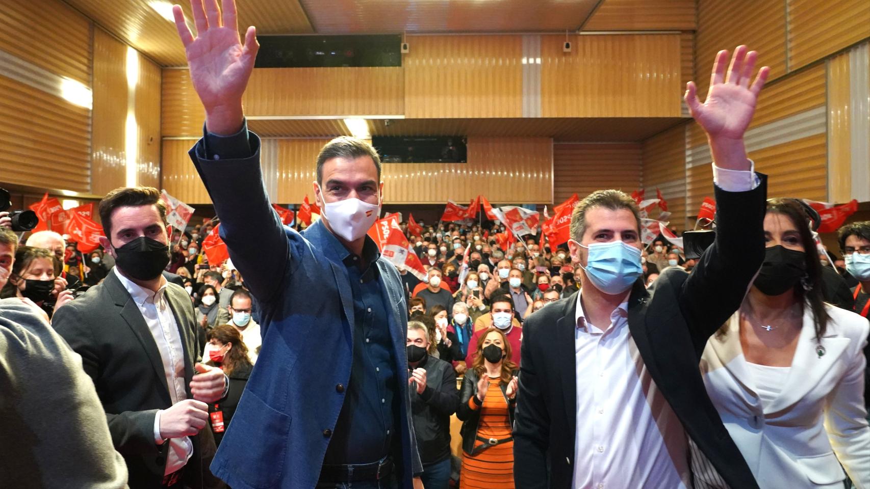 Pedro Sánchez y Luis Tudanca en el acto de campaña celebrado este sábado en Zamora / Miriam Chacón ICAL
