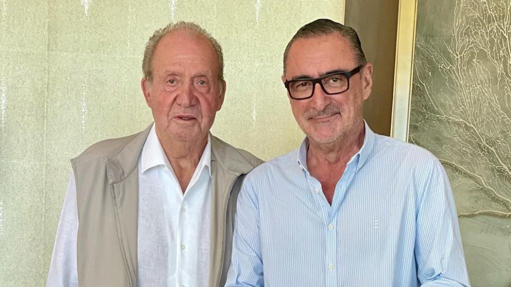 El rey Juan Carlos posa junto a Carlos Herrera en Abu Dabi