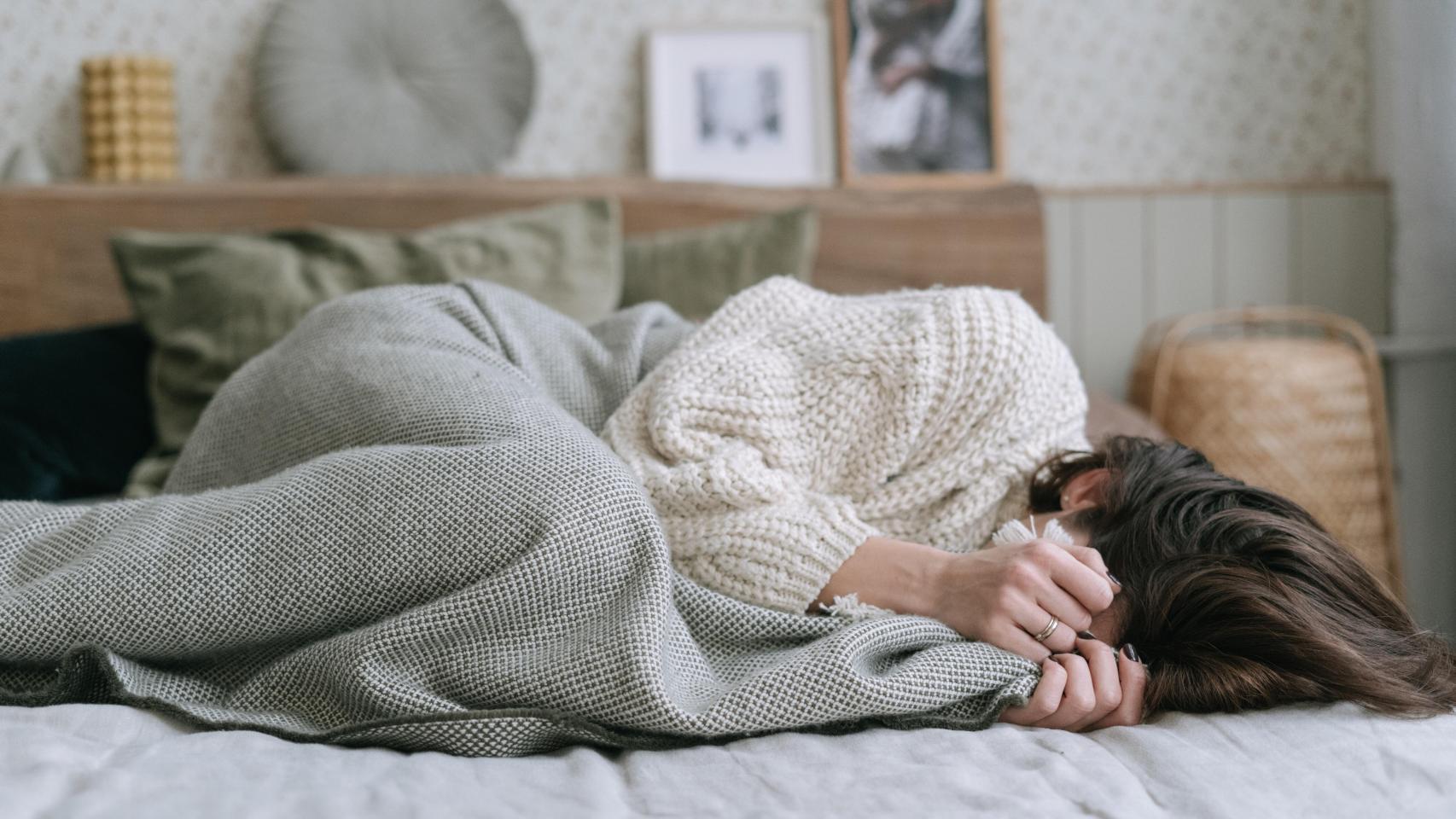 La pandemia aumenta los casos de insomnio: así lo explica la experta en sueño Irene Rubio