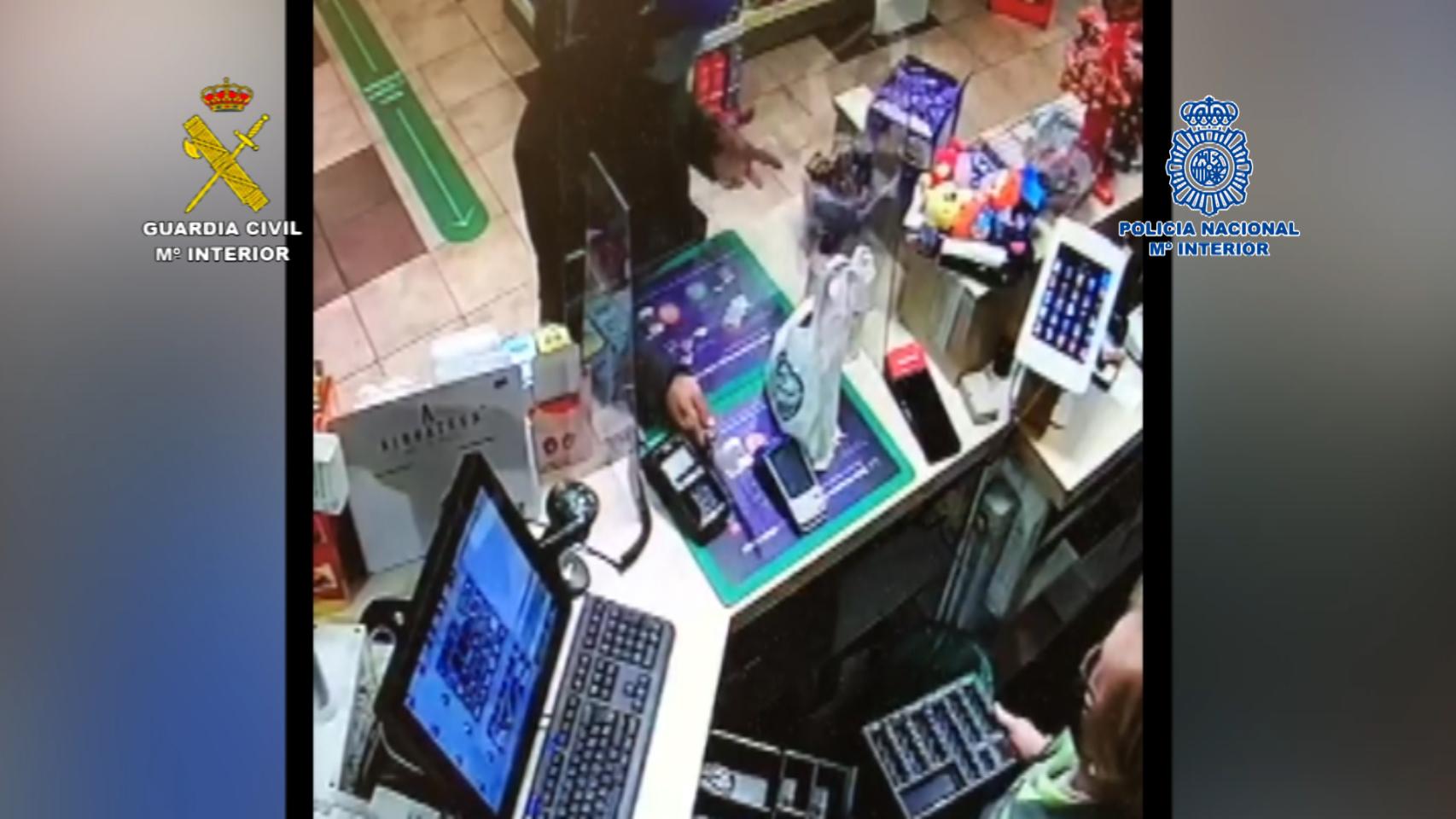 Cae un ladrón que asaltaba comercios, supermercados, restaurantes y farmacias de Alicante a punta de cuchillo.