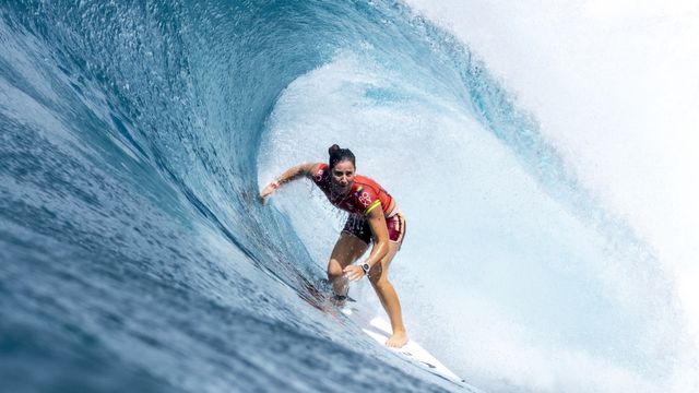 La surfista Tyler Wright, en la ola Pipeline en 2020