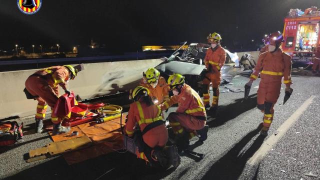 Cinco muertos tras una colisión entre cuatro vehículos en la A-7 en Valencia.