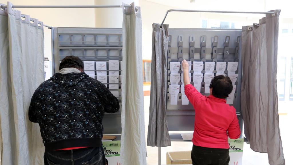 Cabina de votación en las elecciones