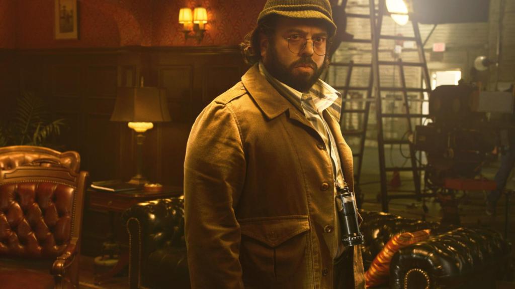 Dan Fogler como Francis Ford Coppola en 'The Offer'.