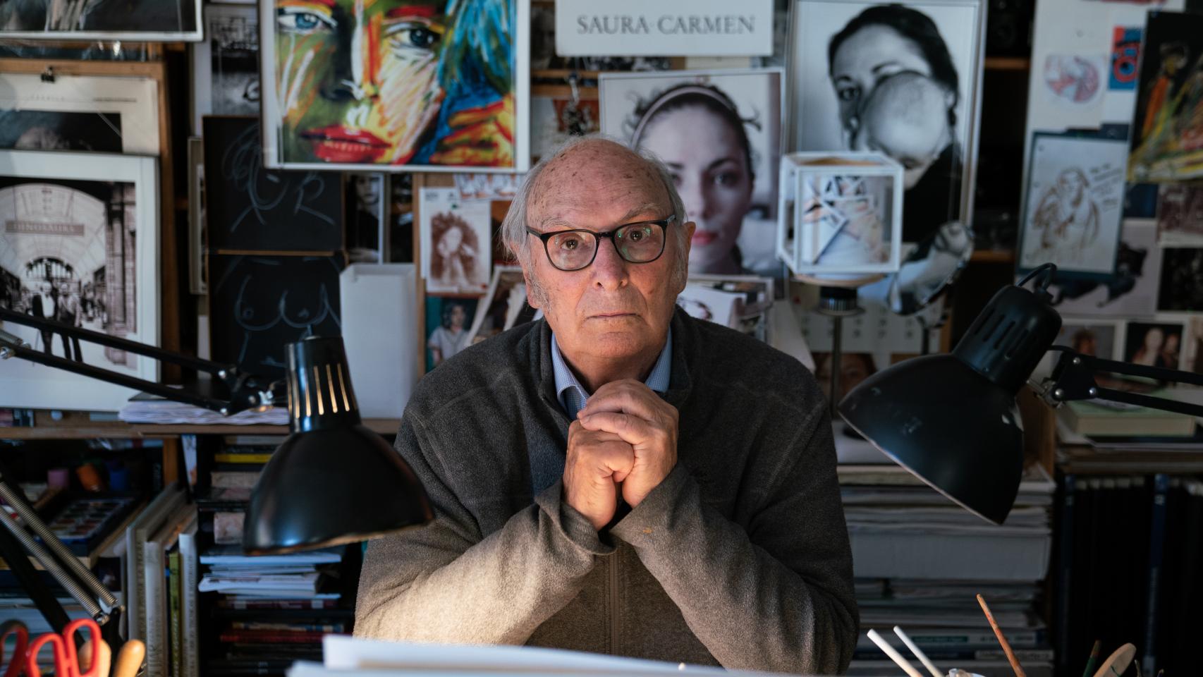 Carlos Saura en su casa de Collado Mediano