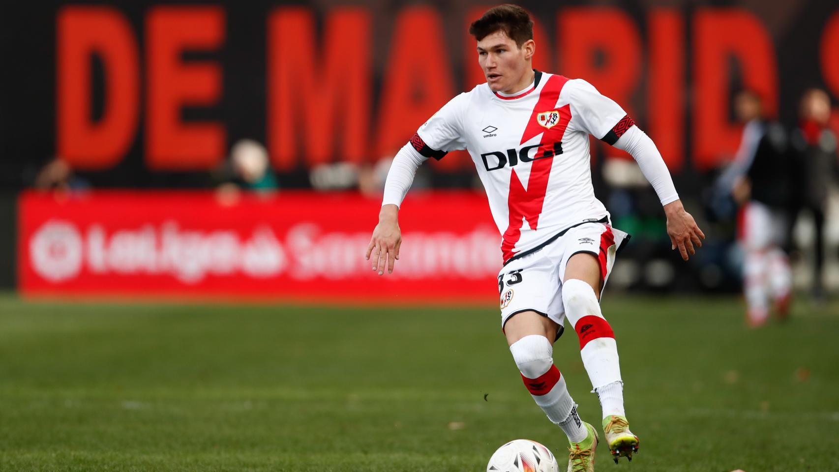 Fran García, durante un partido con el Rayo Vallecano.