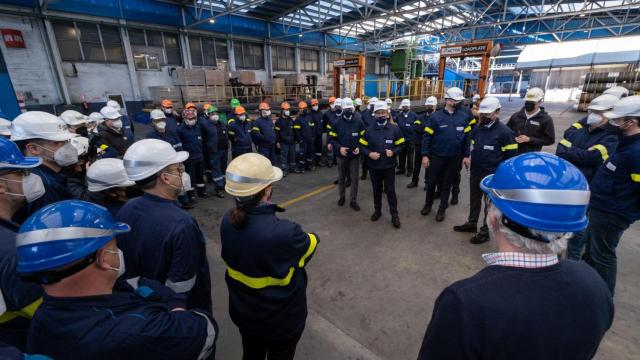 Imagen de archivo de una visita institucional a Showa Denko