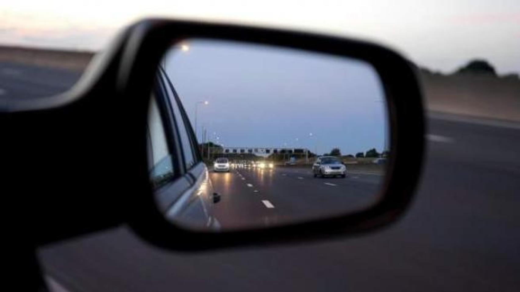 Retrovisor convencional.