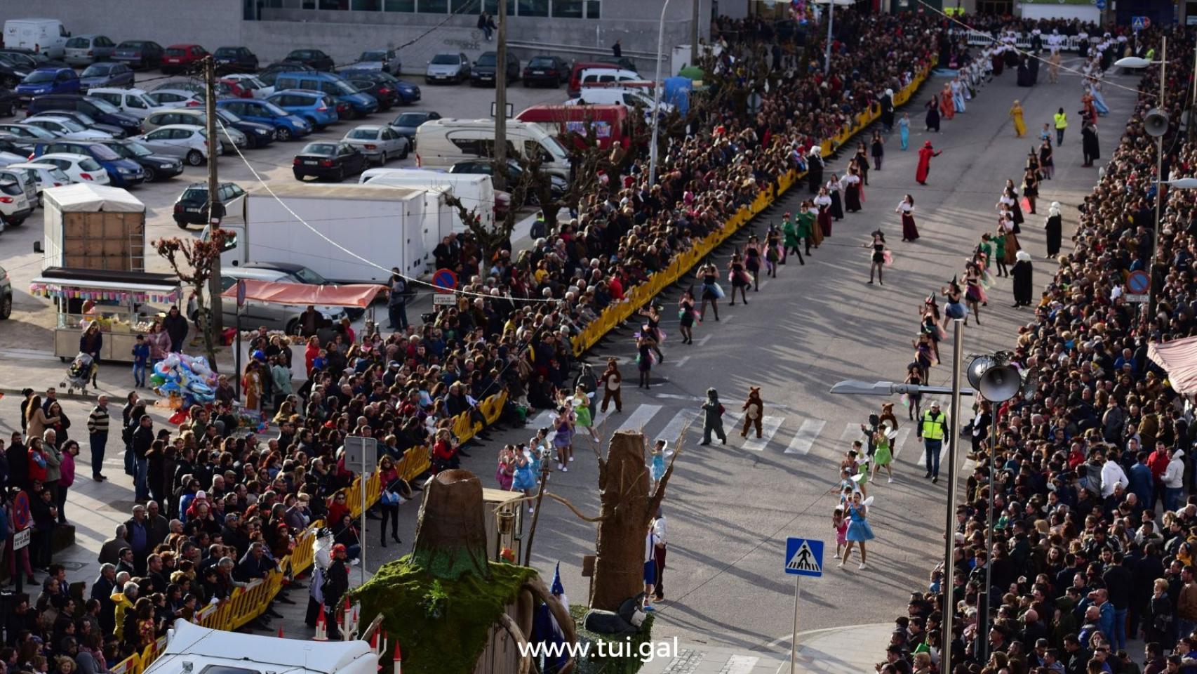 Imagen de archivo de un Desfile de Entroido en Tui.